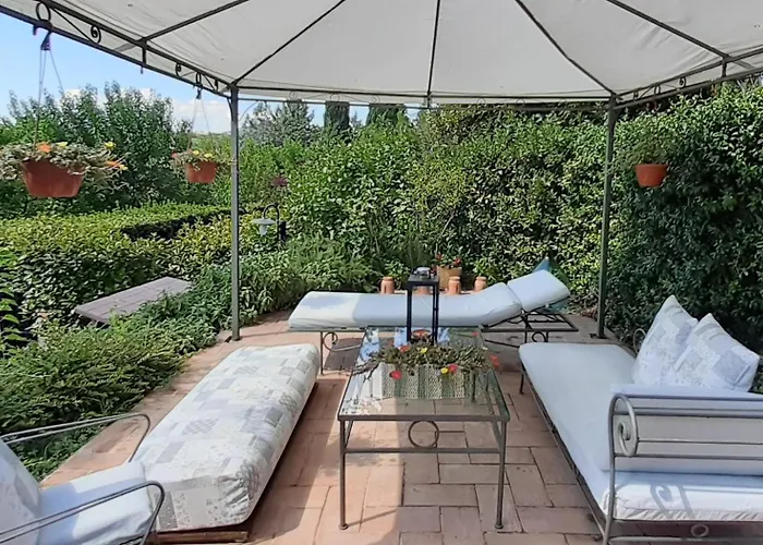 Bilocale In Strada Vestricciano Genna Con Giardino Privato