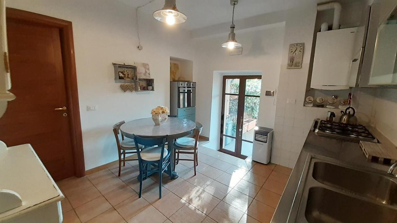 Apartment Bilocale In Strada Vestricciano Genna Con Giardino Privato
