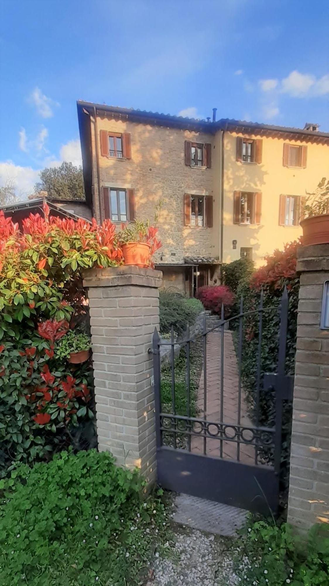 Bilocale In Strada Vestricciano Genna Con Giardino Privato Apartment *