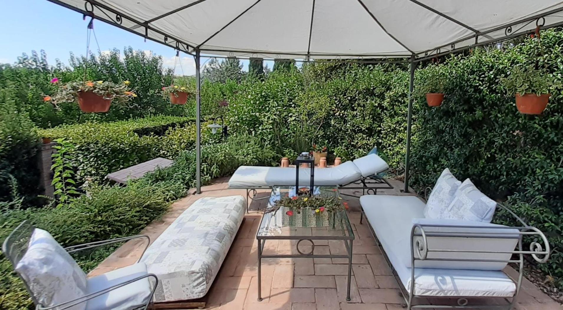 Bilocale In Strada Vestricciano Genna Con Giardino Privato Apartment *